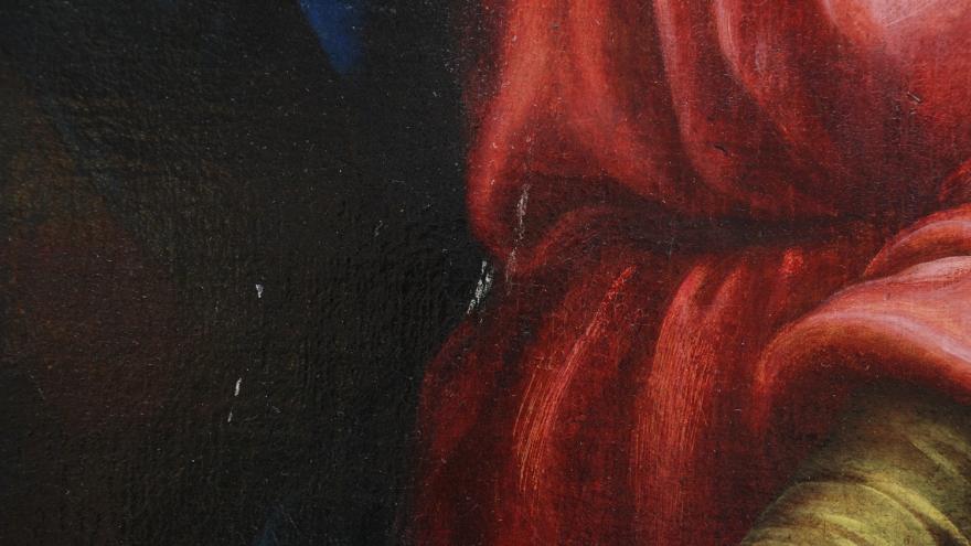 Virgen Dolorosa. Detalle, antes de la restauración. Detalle de la vestimenta de la Virgen Dolorosa antes de la restauración