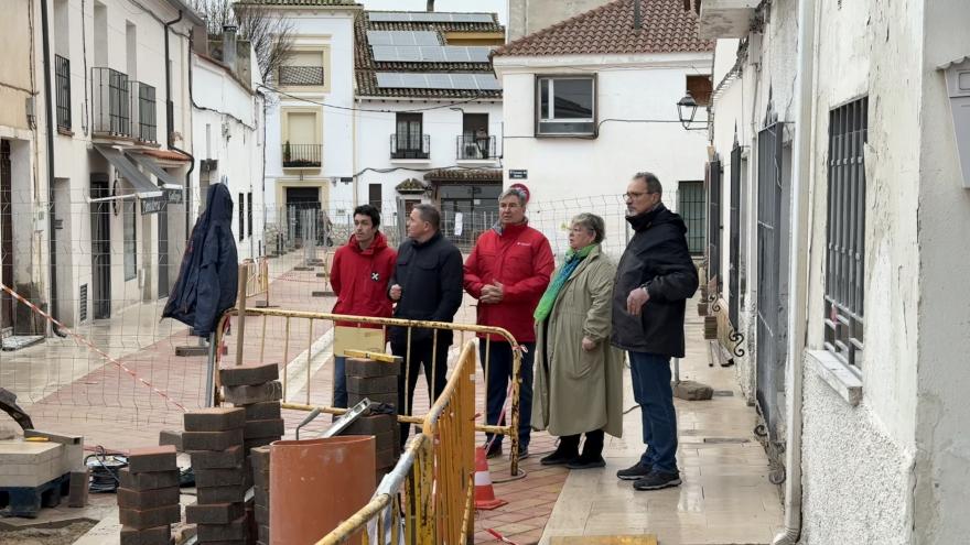 La Comunidad de Madrid rehabilita la calle San Andrés del casco histórico de Fuentidueña de Tajo que conecta dos de los principales puntos turísticos El viceconsejero Sánchez