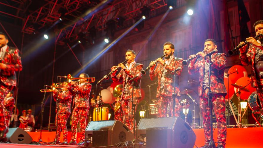 El concierto de Camilo, en la Puerta de Alcalá, y el de la Banda El Recodo, en la Plaza Mayor, han sido los eventos más multitudinarios