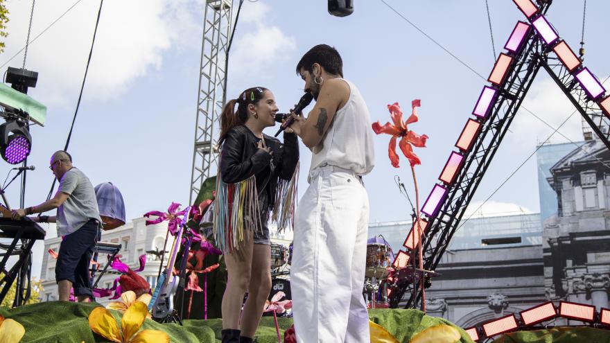 El concierto de Camilo, en la Puerta de Alcalá, y el de la Banda El Recodo, en la Plaza Mayor, han sido los eventos más multitudinarios