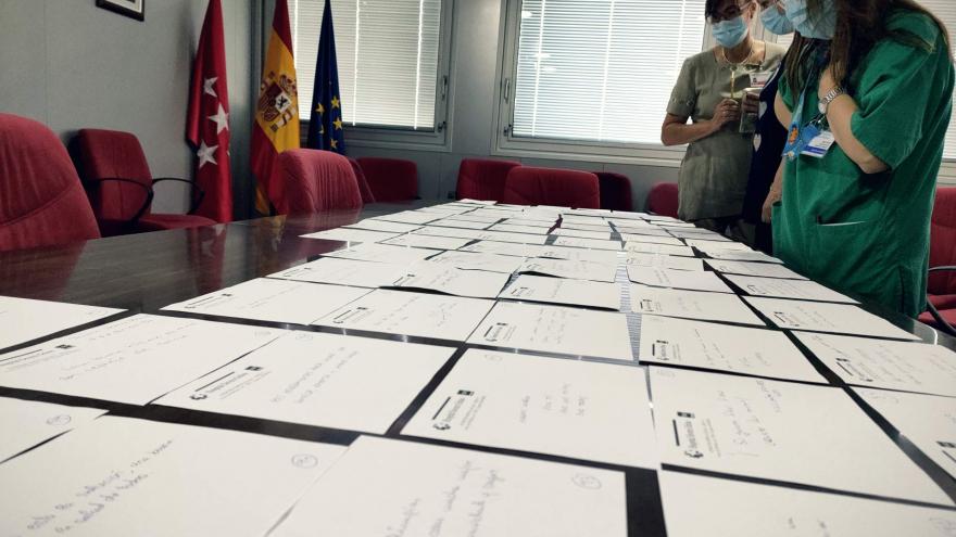 sala de gerencia del hospital severo ochoa con respuestas participantes en el concurso de higiene de manos