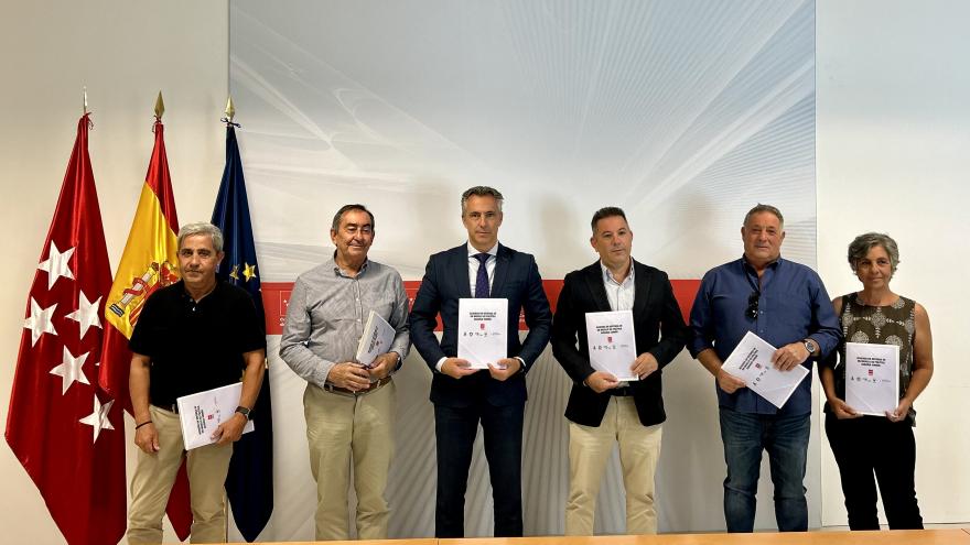 La Comunidad de Madrid firma un acuerdo con todas las asociaciones agrarias para un nuevo modelo de Política Agraria Común de la UE El consejero Novillo