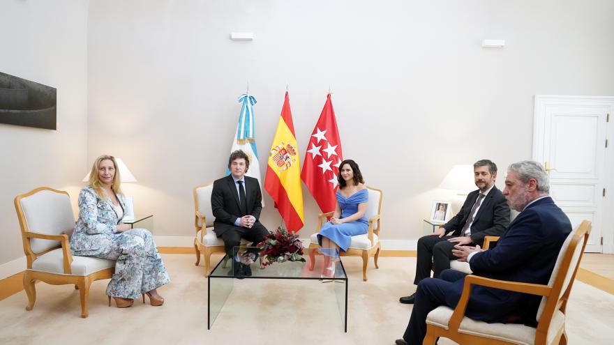 La presidenta Isabel Díaz Ayuso con el presidente de Argentina Javier Milei