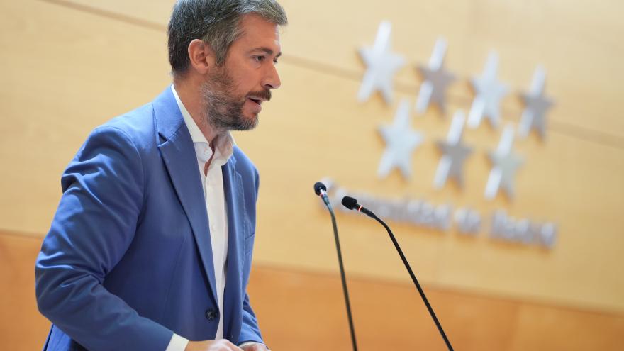 El consejero García Martín y la presidenta de la Federación de Municipios de Madrid