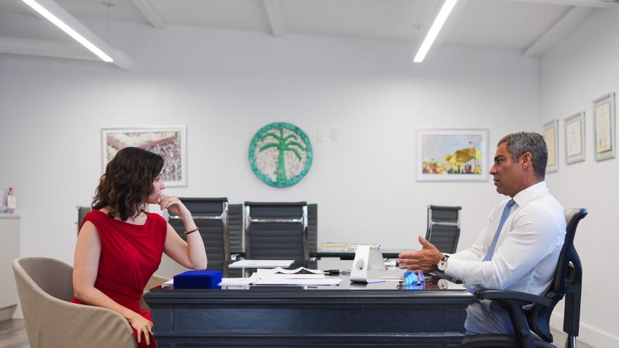 Díaz Ayuso recibe la llave de la ciudad de Miami en reconocimiento a su destacado servicio público y compromiso con los valores democráticos La presidenta Isabel Díaz Ayuso