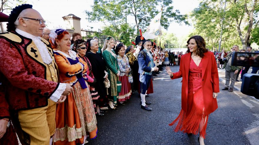 La presidenta Isabel Díaz Ayuso en el cementerio de La Florida