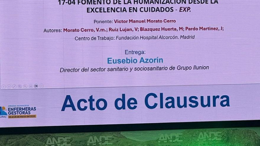 Victor Morato y Vanesa Ruiz reciben el premio a la Mejor Comunicación Oral