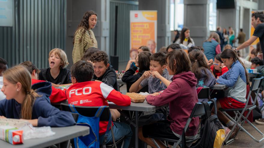 alumnos en la Semana del Emprendimiento Junior