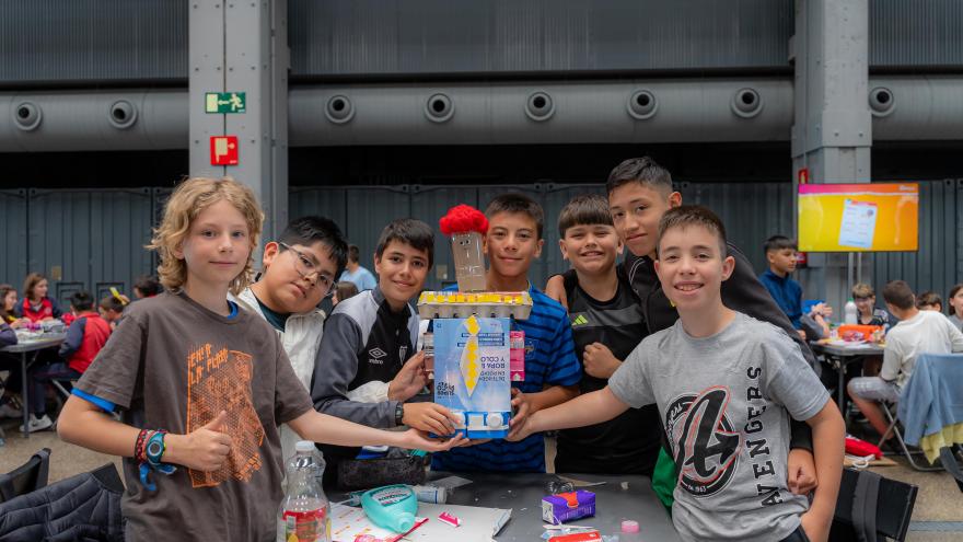 alumnos en la Semana del Emprendimiento Junior