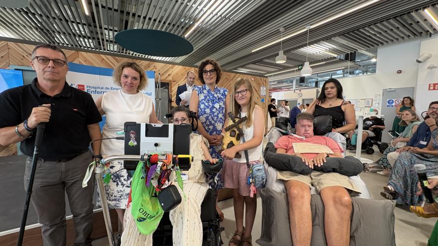 La Comunidad de Madrid reconoce las aportaciones a la investigación y la mejora de la calidad de vida de los pacientes con ELA Acto de reconocimiento aportaciones a la investigación y la mejora de la calidad de vida de los pacientes con ELA