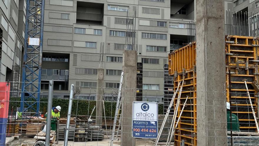 Foto9: May 2025 - Estructura (Vallecas)