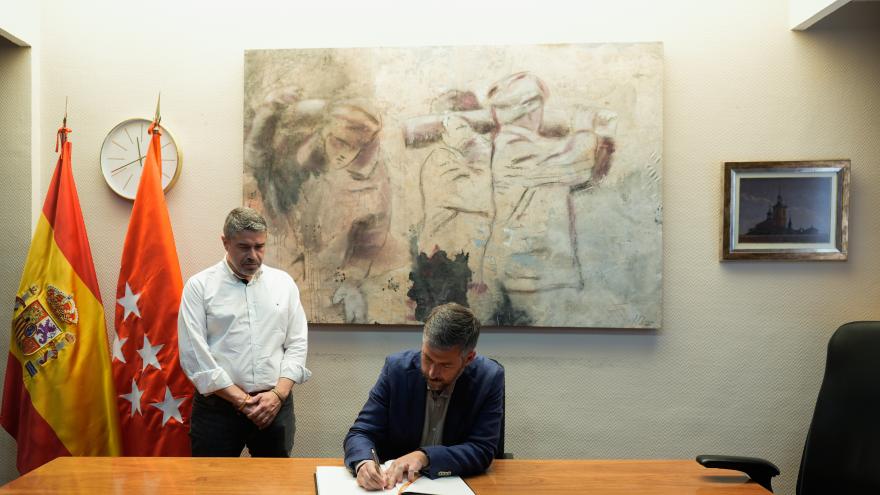 García Martín visita teatro Juan Pardo de  Valdemoro remodelación  con cargo al PIR