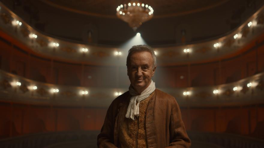 Fotografía de un actor en el escenario