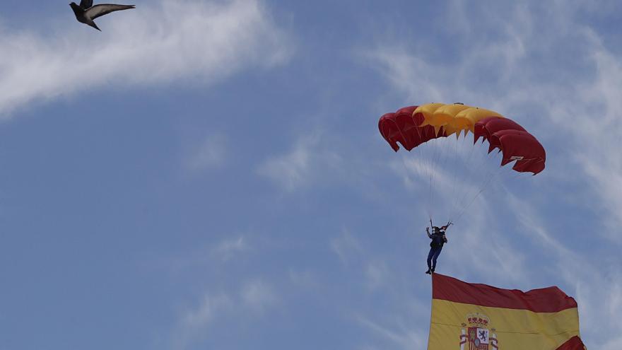 Rollán, en la parada militar en homenaje a los Héroes del 2 de Mayo