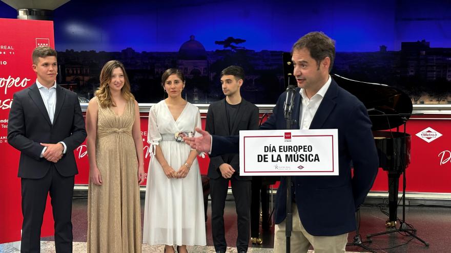 Una muestra del recital de piano en la estación de Metro de Nuevos Ministerios