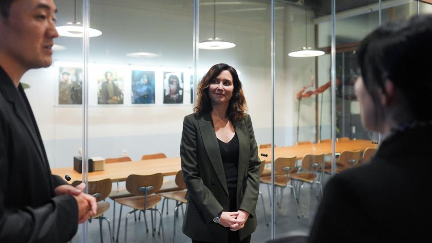Díaz Ayuso ofrece Madrid como escenario para rodajes de la industria audiovisual surcoreana