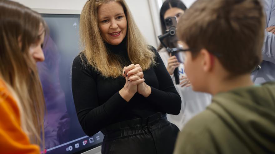 Ana Dávila durante su visita al nuevo centro de Atención Temprana de la Fundación Pegasus