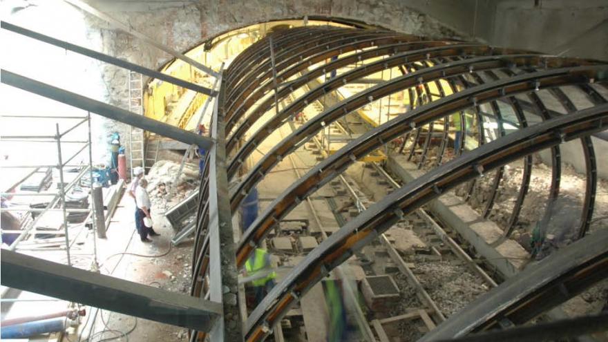 Fase 5, retirada de la protección metálica del túnel