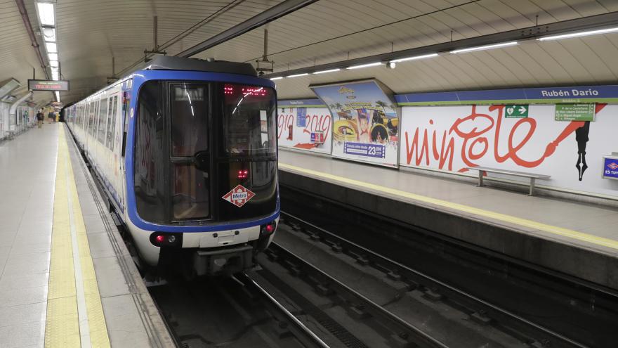  Rosalía Gonzalo en la estación de Metro de Rubén Darío