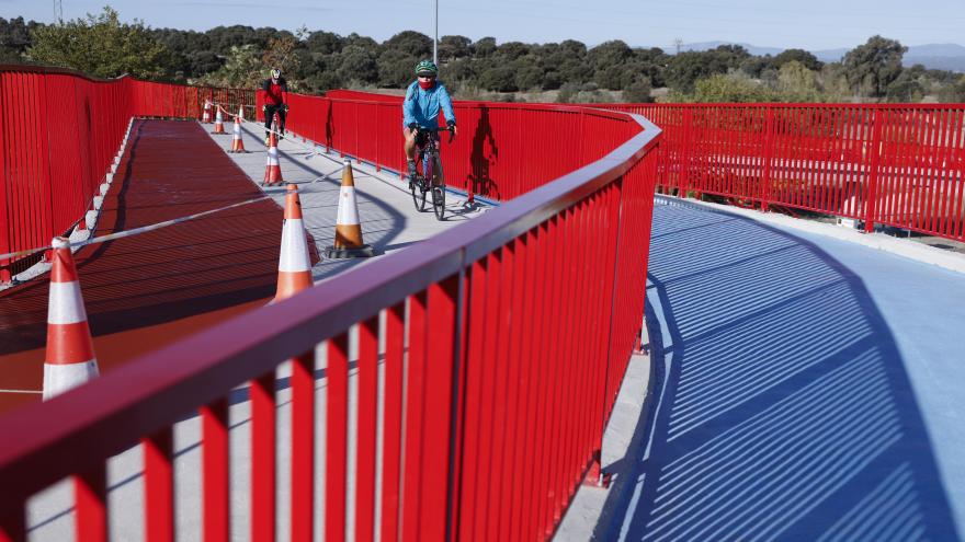 Fotografía general de la pasarela construida