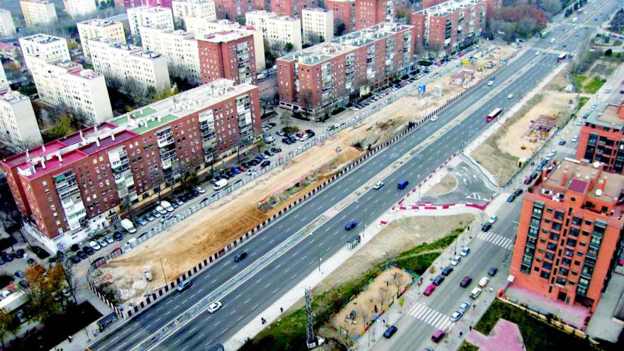 Vista aérea del barrio de la Ciudad de los Ángeles y del espacio ocupado por la obra de la estación