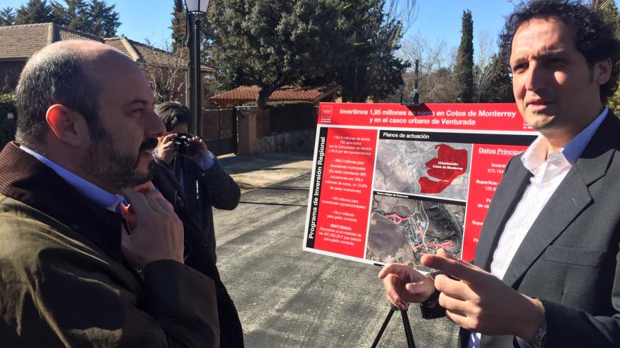 El vicepresidente del Gobierno regional, Pedro Rollán, visita el avance de varias obras del Programa de Inversión Regional en Guadalix de la Sierra y Venturada