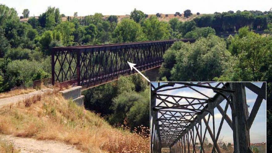 Puente de hierro sobre el río Guadarrama en la senda de Móstoles a El Álamo