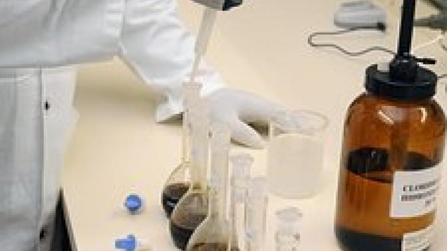 Comunicación de botiquín de medicamentos y autorización del uso de gases medicinales en clínicas veterinarias Probetas de laboratorio