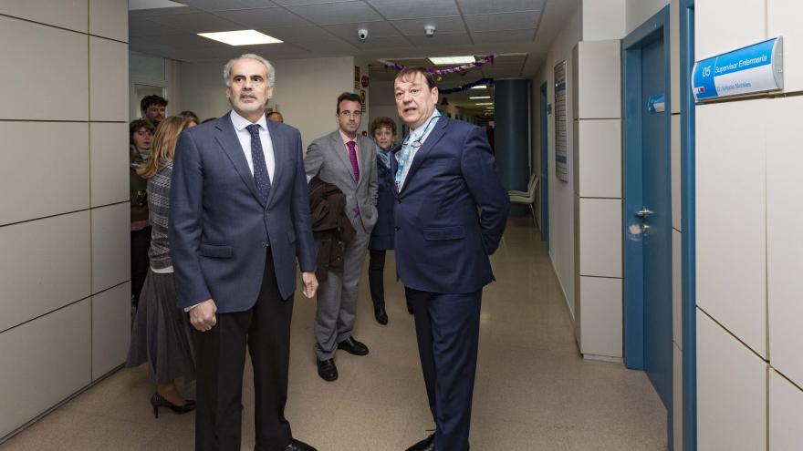 El consejero de Sanidad, Enrique Ruiz Escudero, ha visitado las obras realizadas en el Psiquiátrico José Germáin