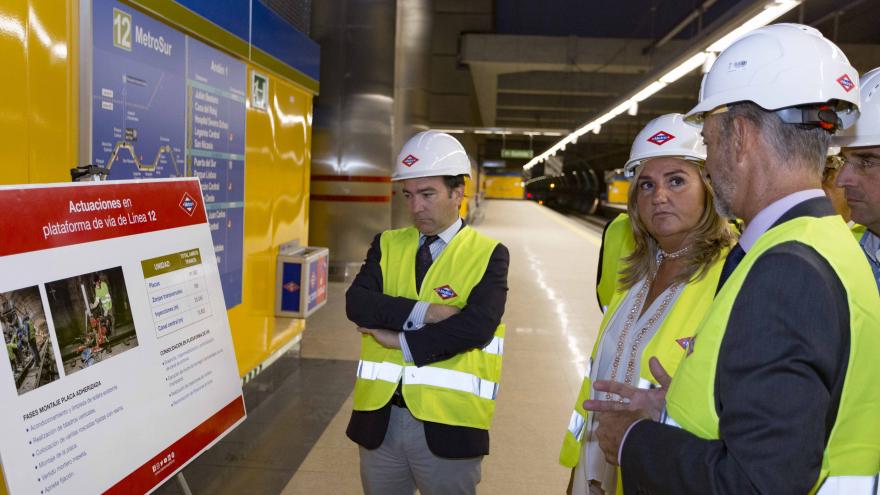 Gonzalo visita el desarrollo de las obras, que permitirán mejorar la seguridad, el confort y la infraestructura de la línea