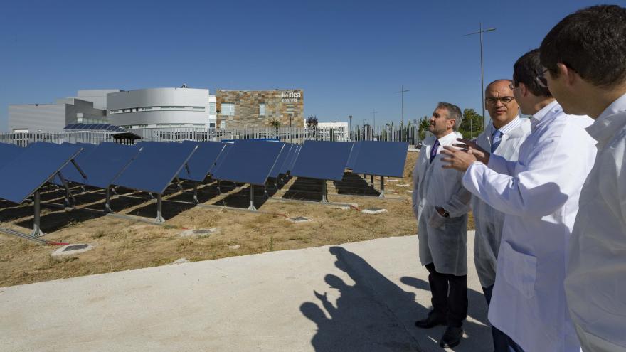El consejero de Educación e Investigación ha visitado hoy el Instituto Madrileño de Estudios Avanzados IMDEA Energía