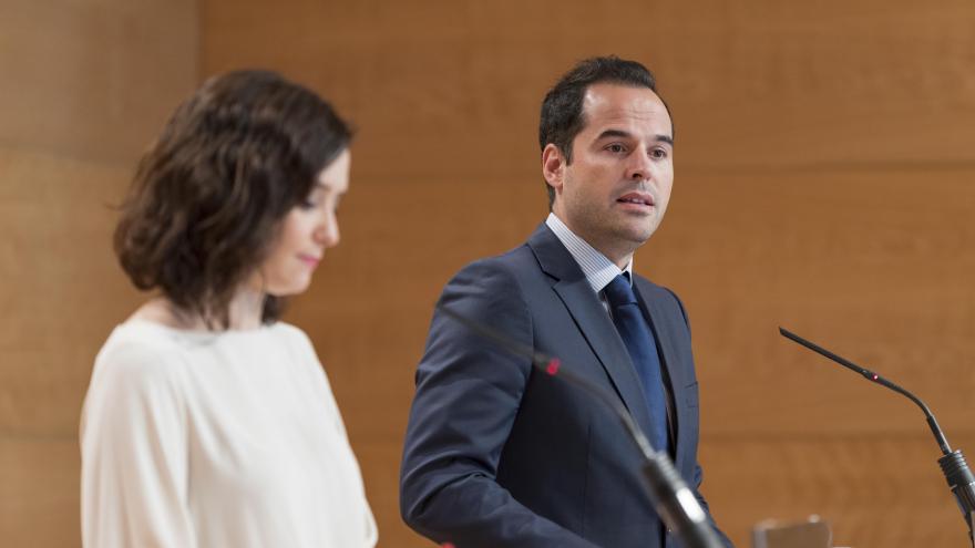 Ignacio Aguado e Isabel Díaz Ayuso durante la rueda de prensa