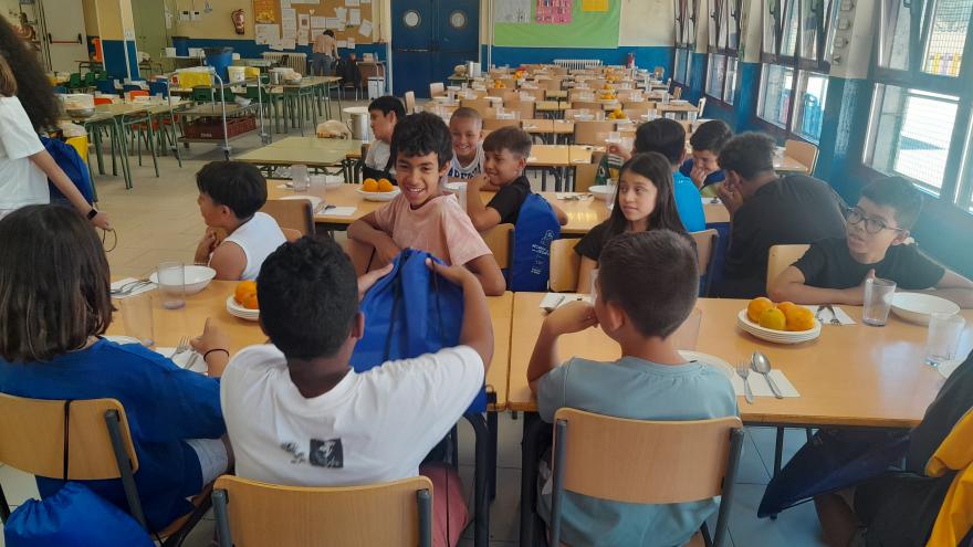 Niños con desayuno saludable