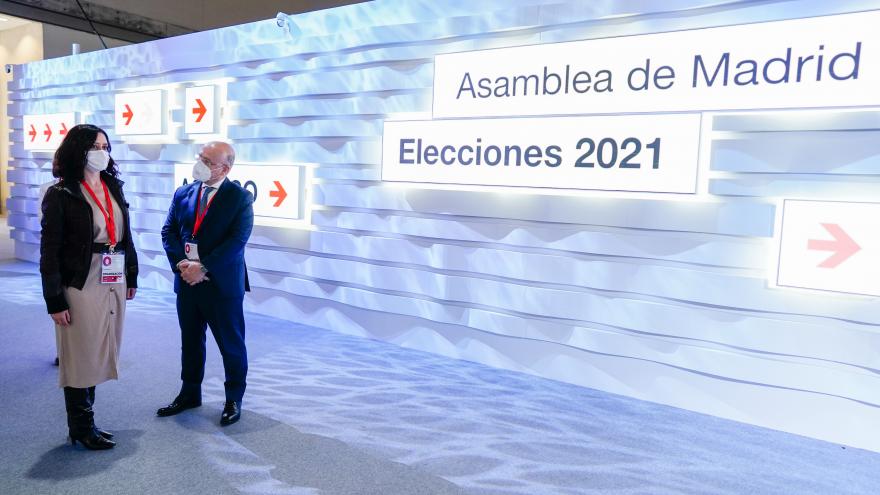 Díaz Ayuso visita el Centro de Datos de IFEMA