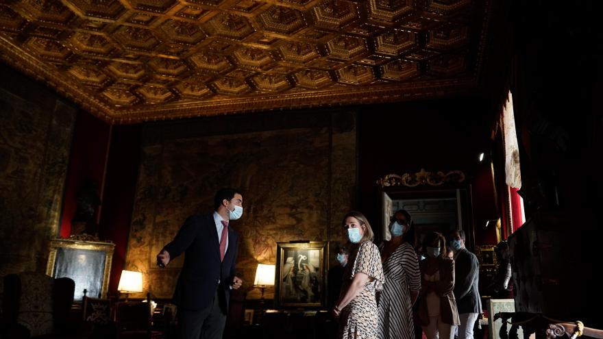 Marta Rivera de la Cruz en la visita