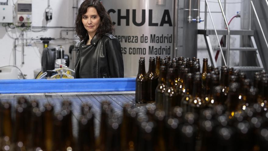 La presidenta Isabel Díaz Ayuso durante la visita 