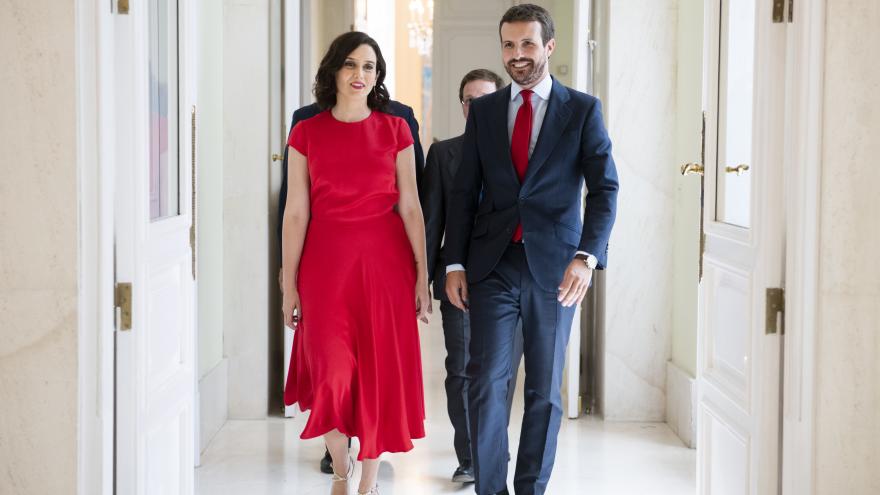 Imagen de la presidenta de la Comunidad de Madrid, Isabel Díaz Ayuso, junto a Pablo Casado