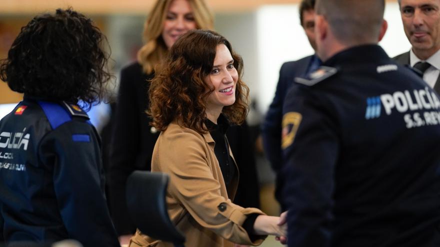 La presidenta Isabel Díaz Ayuso durante su visita a la sede de la Agencia de Seguridad y Emergencias Madrid 112