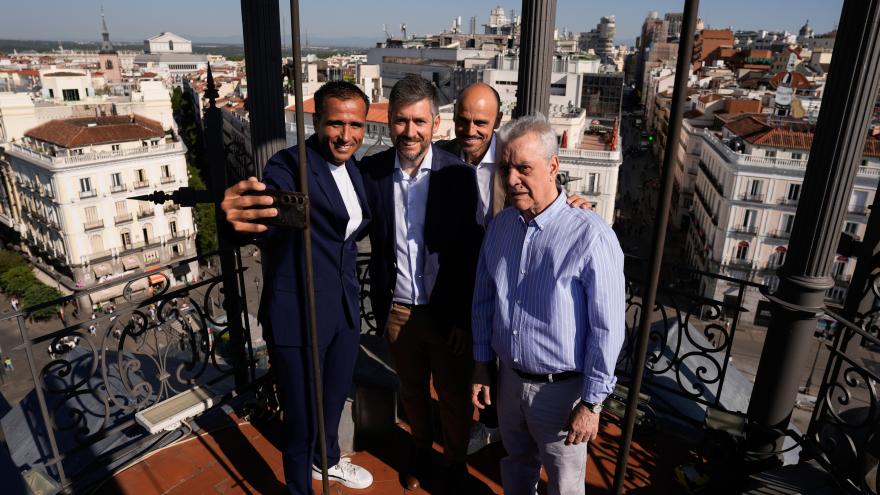 El consejero Miguel Ángel García Martín en la Real Casa de Correos con el Gobierno canario