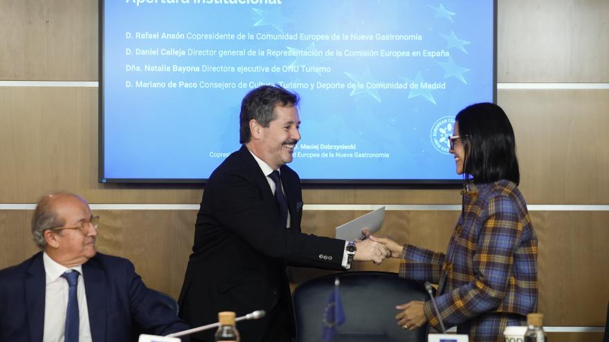 De Paco Serrano inaugura el l Congreso Europeo de Gastronomía y Turismo El consejero Mariano de Paco Serrano durante el congreso