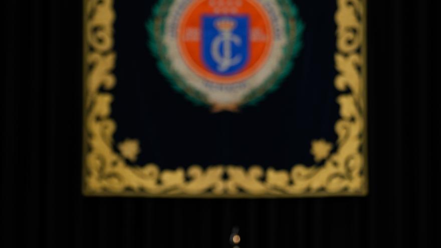 La presidenta Isabel Díaz Ayuso durante la toma de posesión del nuevo rector de la URJC