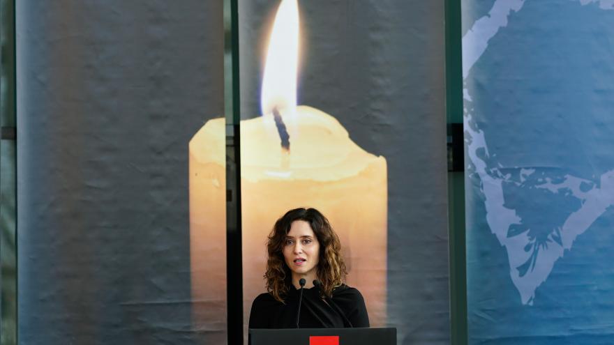 La presidenta Isabel Díaz Ayuso en el acto de recuerdo del Holocausto 