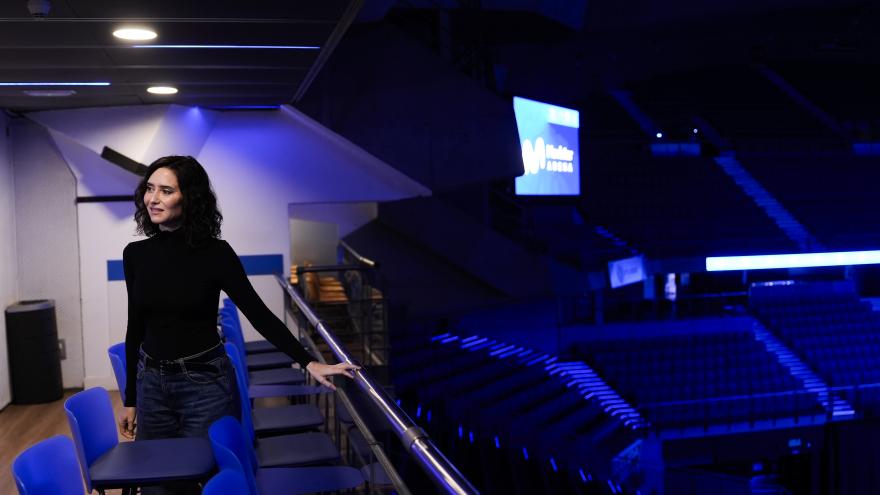 La presidenta Isabel Díaz Ayuso durante su visita a las instalaciones