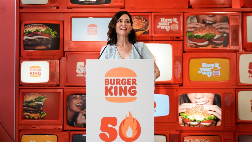La presidenta Isabel Díaz Ayuso en el 50 aniversario de Burger King en España
