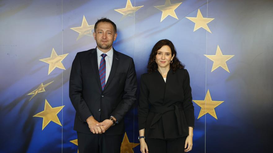 La presidenta Isabel Díaz Ayuso durante la reunión