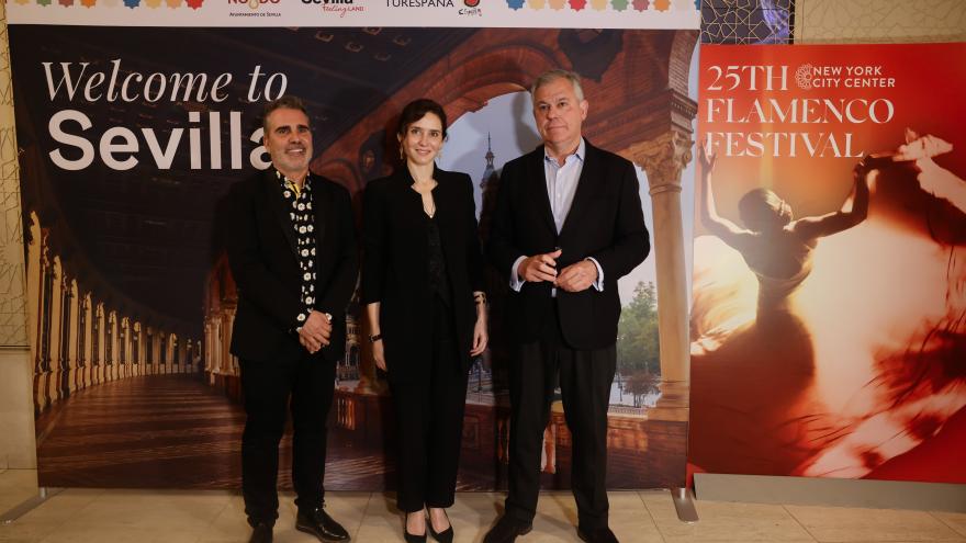 La presidenta Isabel Díaz Ayuso durante el espectáculo