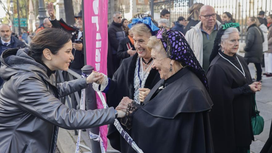 La presidenta Isabel Díaz Ayuso durante la misa solemne
