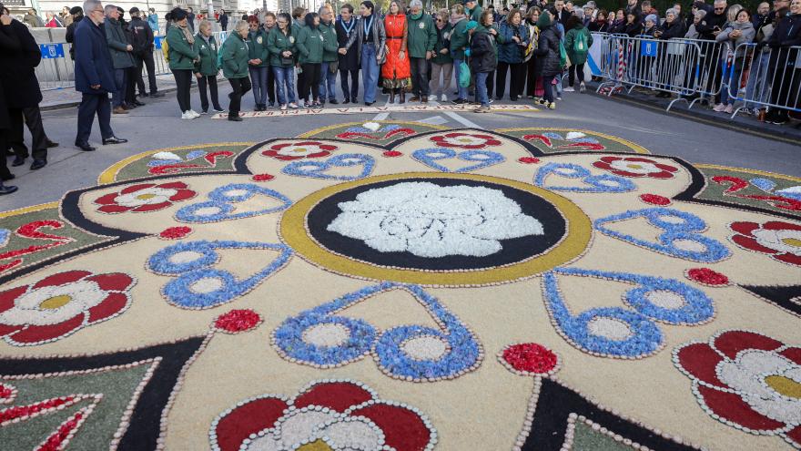 La presidenta Isabel Díaz Ayuso durante la misa solemne