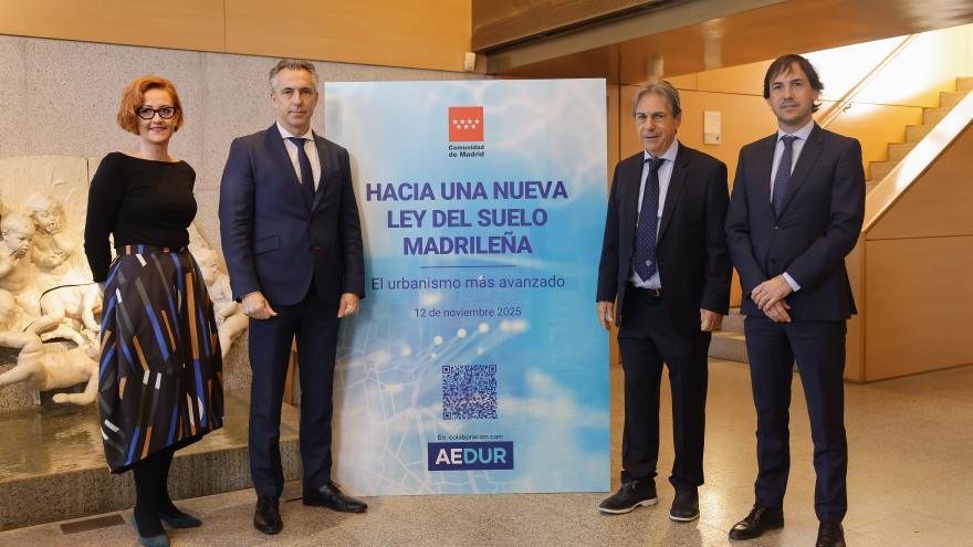 Novillo inaugura la jornada Hacia una Nueva Ley del Suelo Madrileña El consejero Carlos Novillo durante la jornada