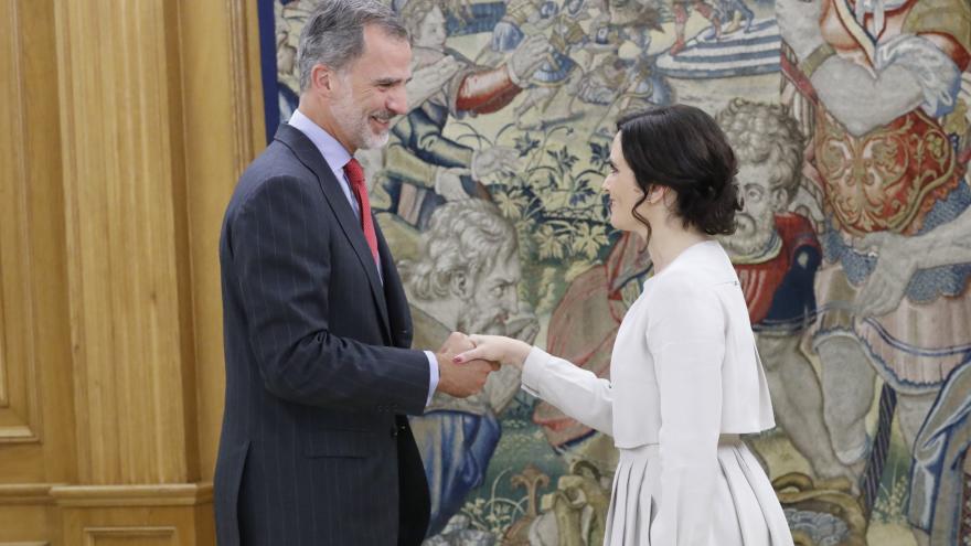 Su Majestad El Rey con Isabel Díaz Ayuso